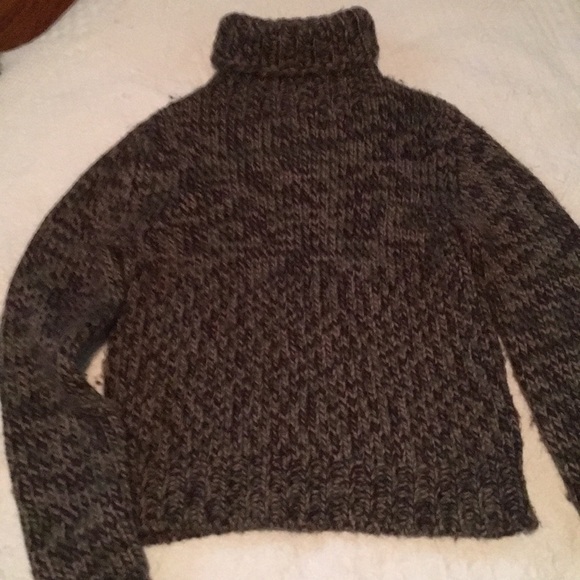 Old Navy turtleneck sweater - Picture 2 of 3
